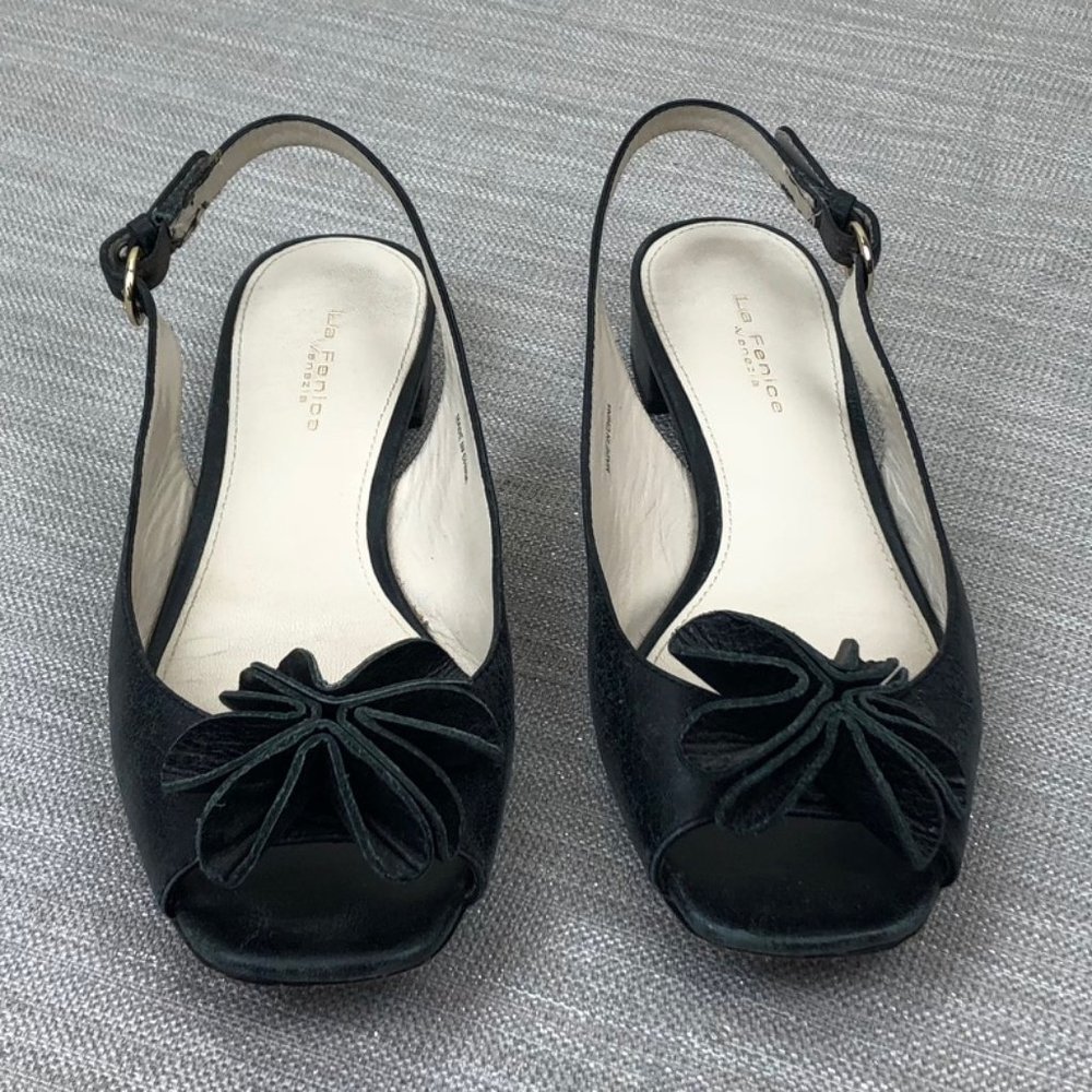 Peep Toe Leather Flower Flats
